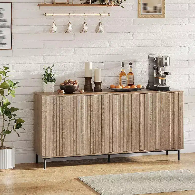 Buffet cannelé de 160 cm, 4 portes avec étagères réglables et pieds en métal, Credenza moderne pour salon, entrée